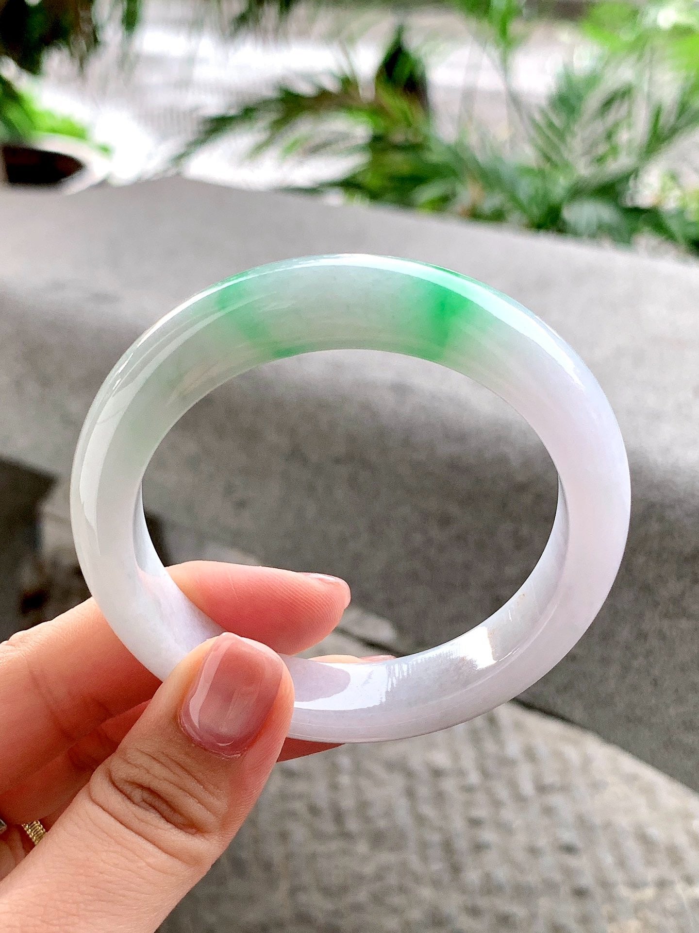 Yuanjiu Jewelry – Natural Jadeite Bracelet, White Base with Vibrant Green Floats (White Base Green), Elegant and Graceful