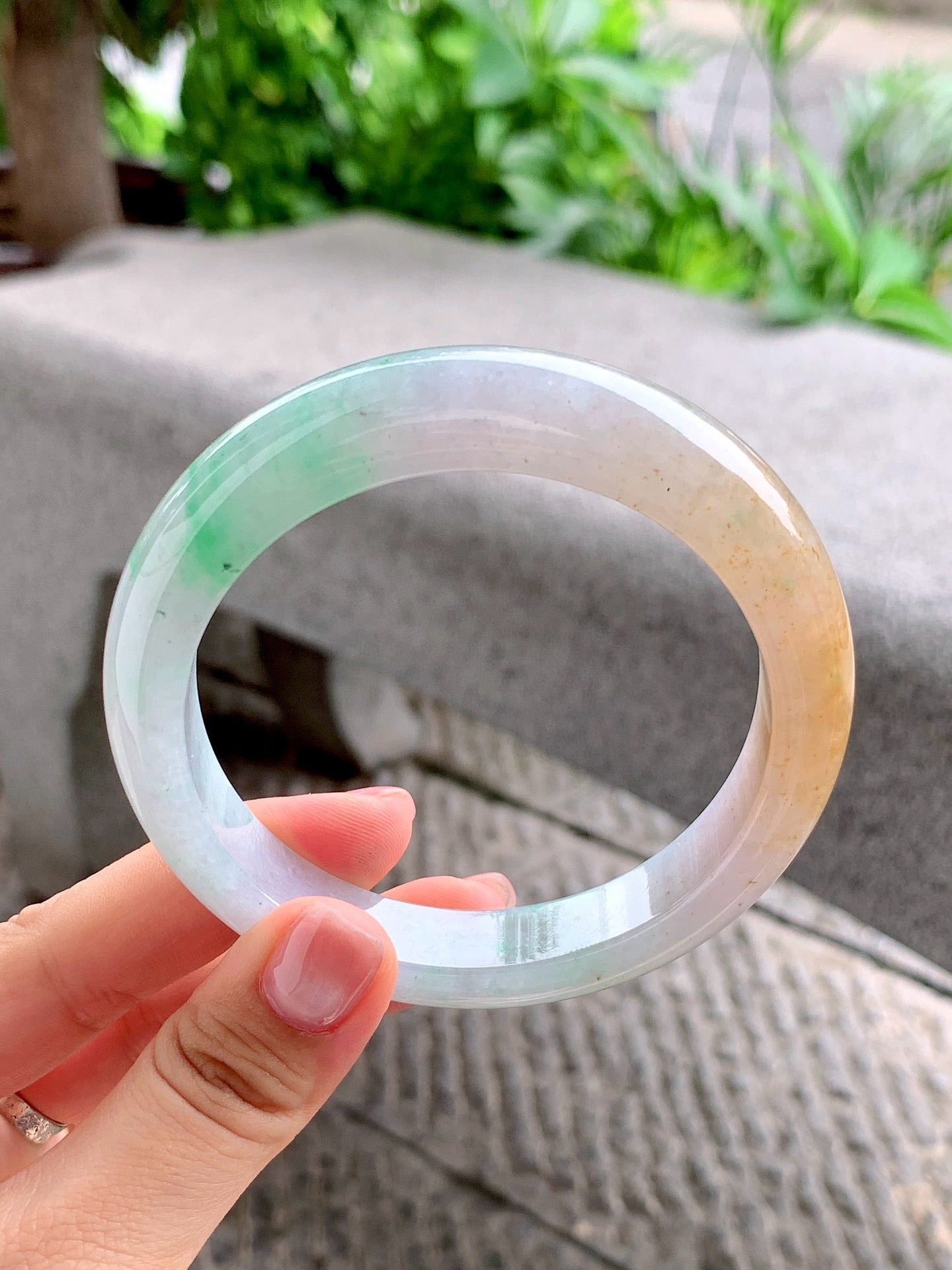 Yuanjiu Jewelry – Natural Jadeite Bracelet, Yellow with Green ("Huang Jia Lü") – Rare and Noble Elegance