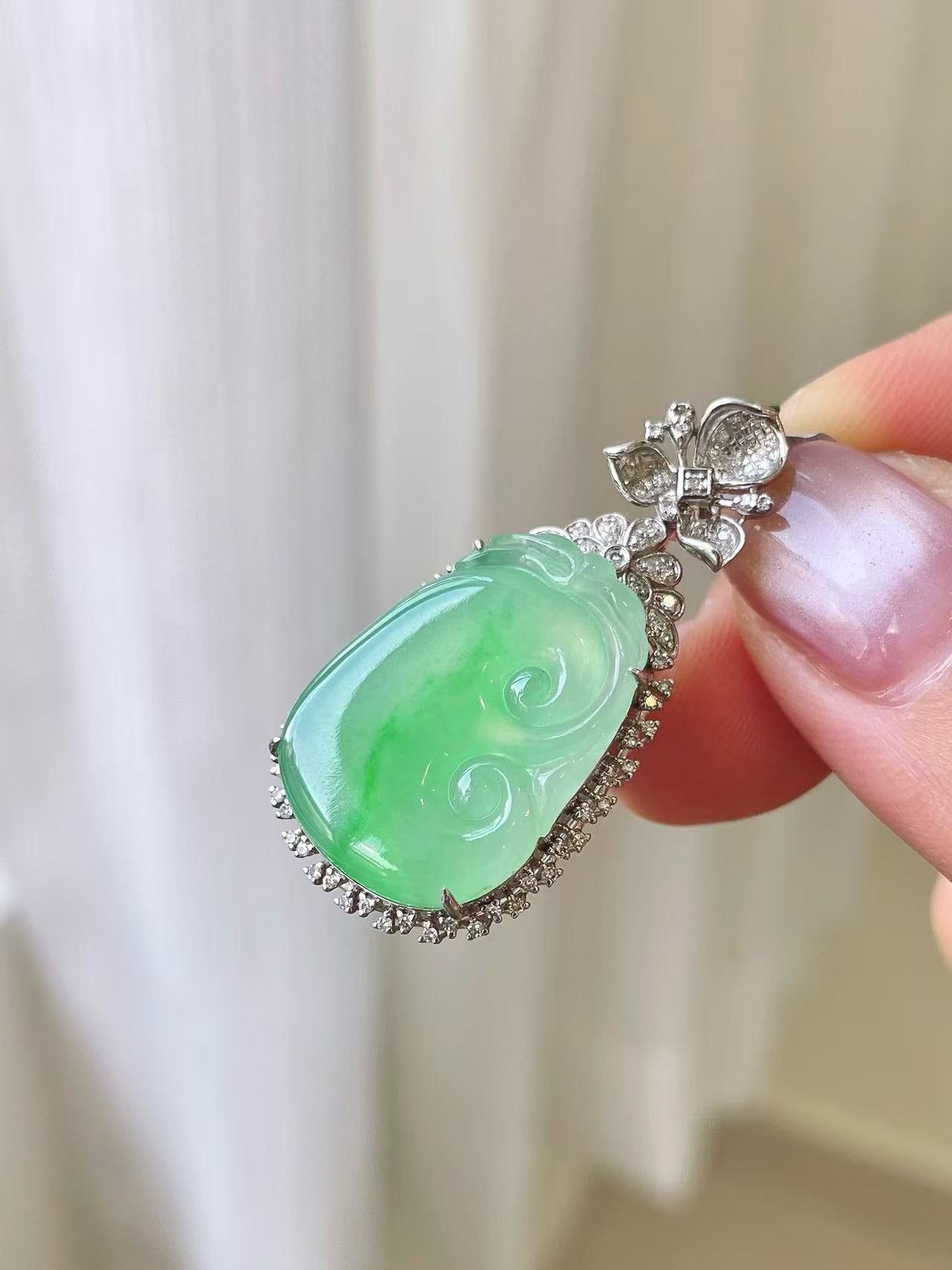 Yuanjiu Jewelry - Natural Ice-Floating Green Ruyi Pendant with 18K Gold Setting, Elegant and Refined