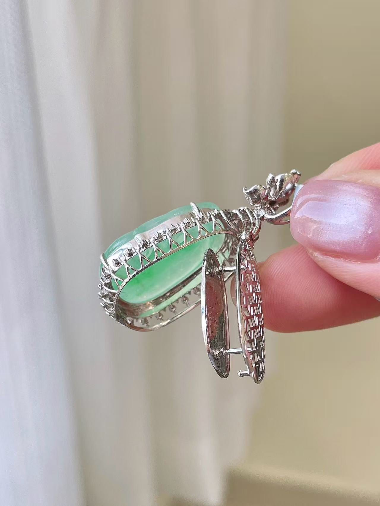 Yuanjiu Jewelry - Natural Ice-Floating Green Ruyi Pendant with 18K Gold Setting, Elegant and Refined