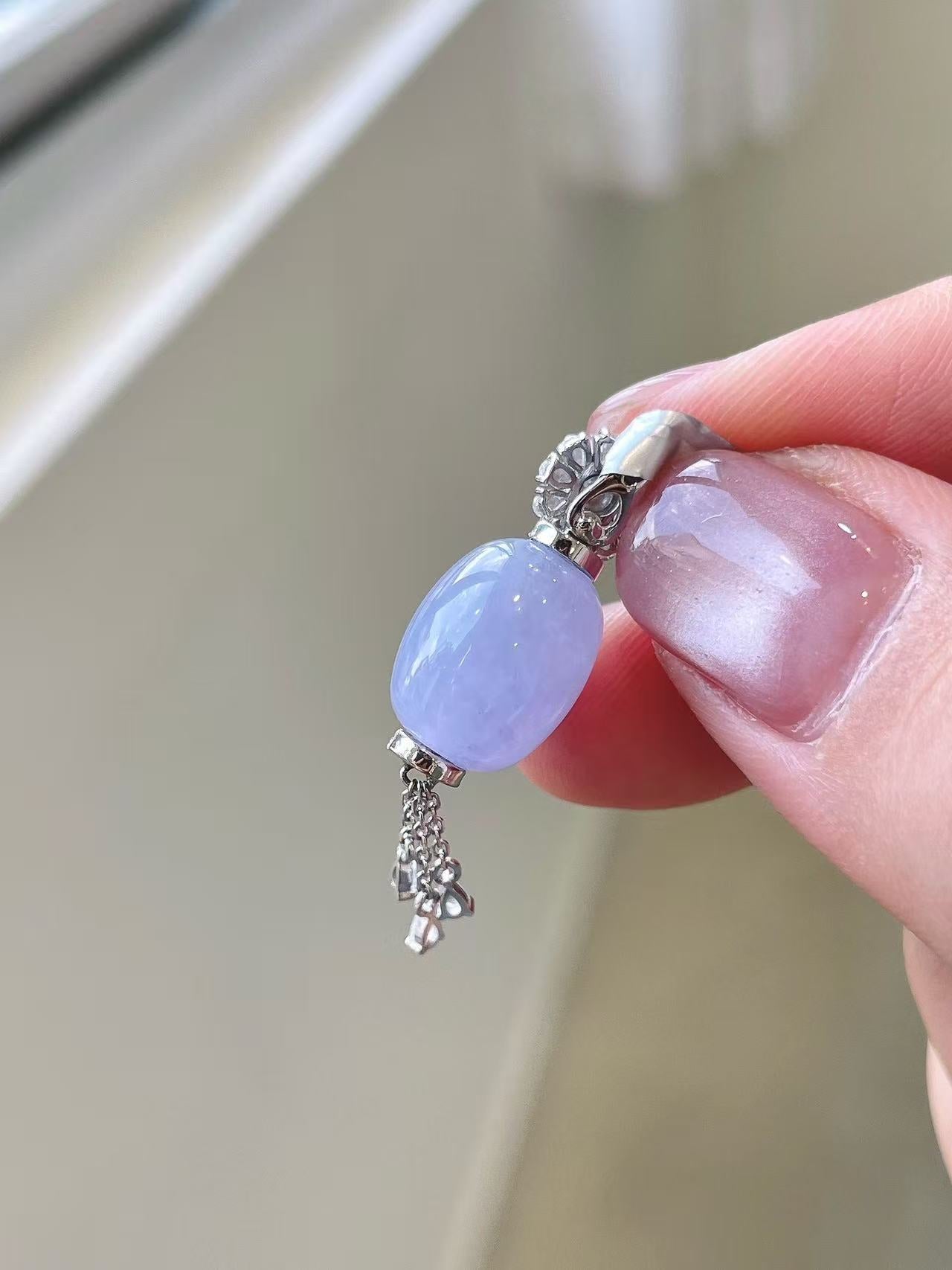 Yuanjiu Jewelry - Natural Icy Lavender Drum Bead Pendant with Vivid Green Jadeite Accent, 18K Gold Setting, Luxurious and Exquisite