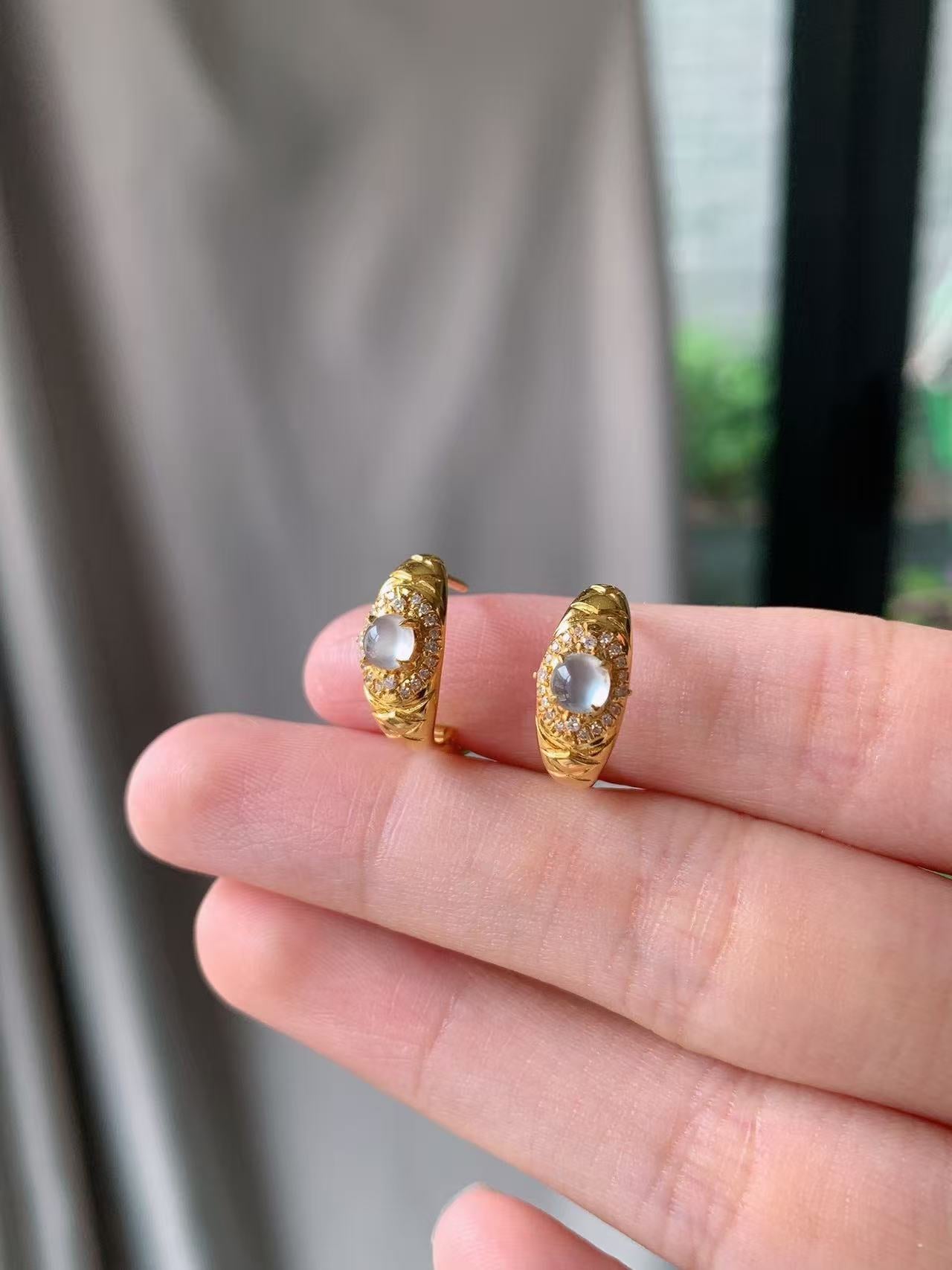 Yuanjiu Jewelry – Natural Jadeite Earrings, Icy Glass Cabochon Earrings, White Ice Jadeite Set in 18K Gold, Elegant and Exquisite