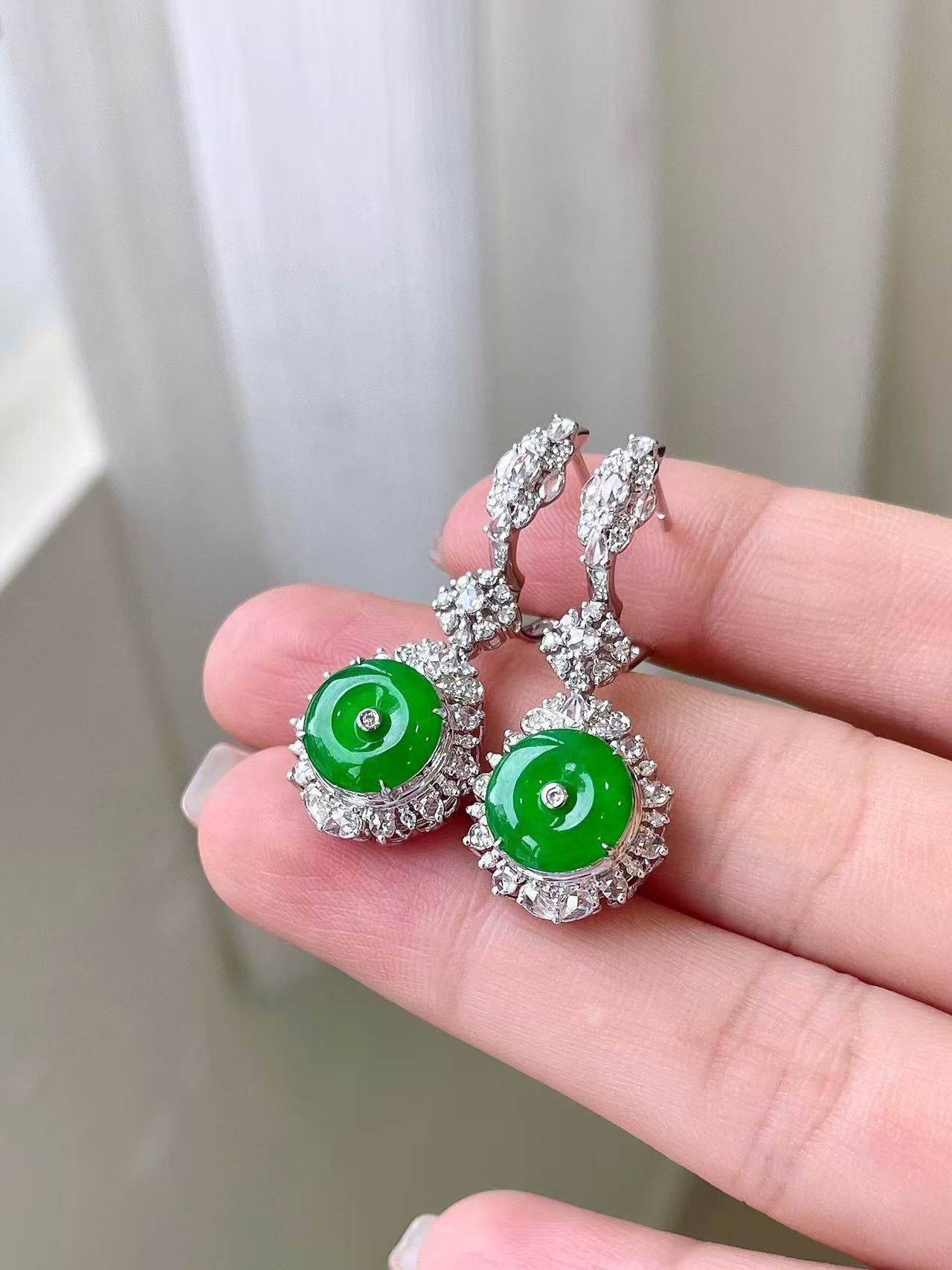Yuanjiu Jewelry – Natural Jadeite Earrings, Icy Saturated Green Peace Buckle Earrings, 18K Gold Inlaid, Exquisite and Elegant