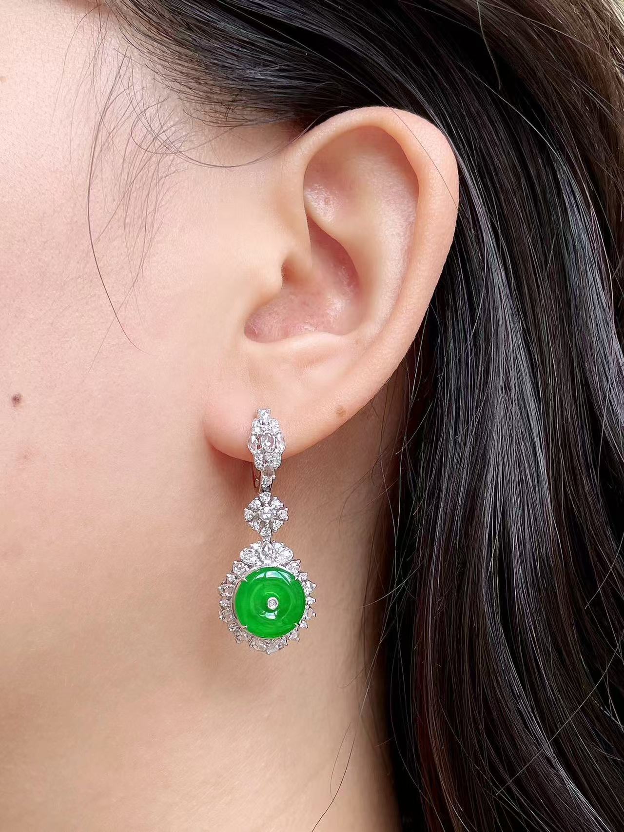 Yuanjiu Jewelry – Natural Jadeite Earrings, Icy Saturated Green Peace Buckle Earrings, 18K Gold Inlaid, Exquisite and Elegant