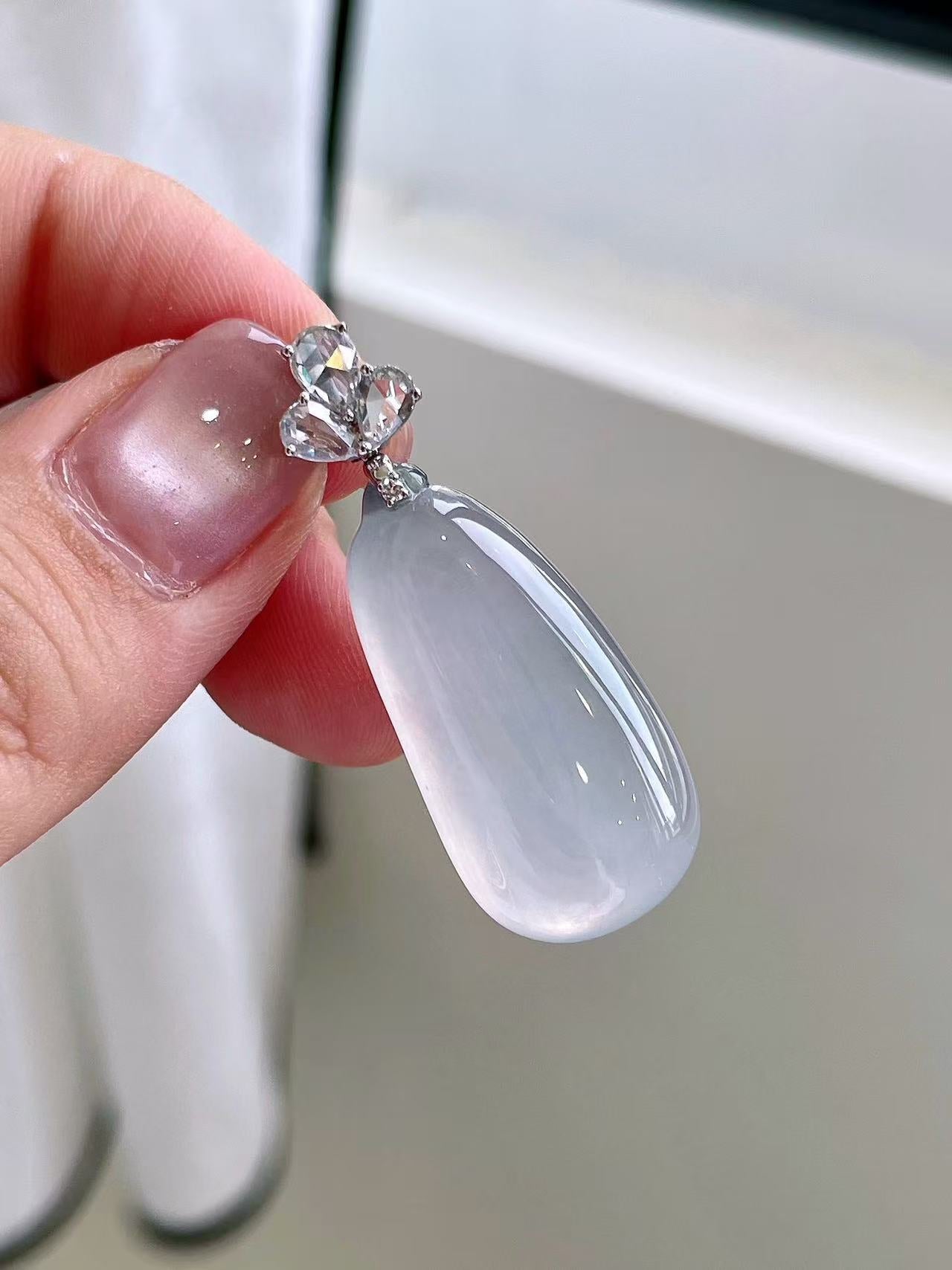 Yuanjiu Jewelry – Natural Jadeite Pendant, High-Icy Melon Drop Pendant, 18K Gold Inlaid, Exquisite and Elegant