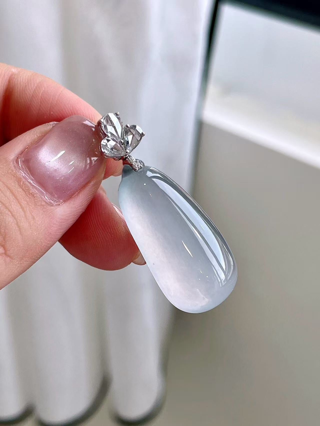 Yuanjiu Jewelry – Natural Jadeite Pendant, High-Icy Melon Drop Pendant, 18K Gold Inlaid, Exquisite and Elegant