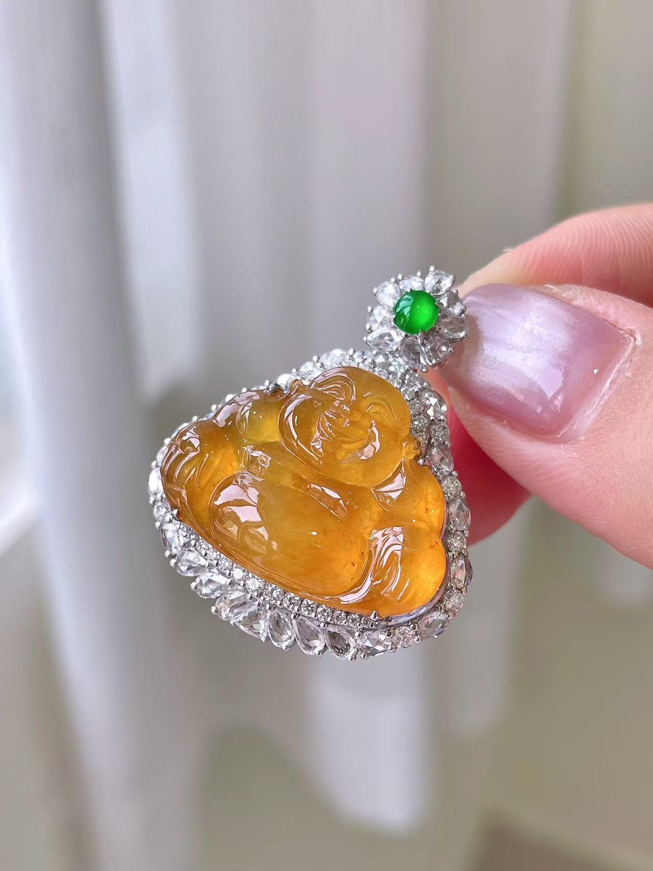 Yuanjiu Jewelry – Natural Icy Yellow Jadeite Buddha Pendant, 18K Gold Inlaid with Vibrant Green Jadeite, Exquisite and Elegant