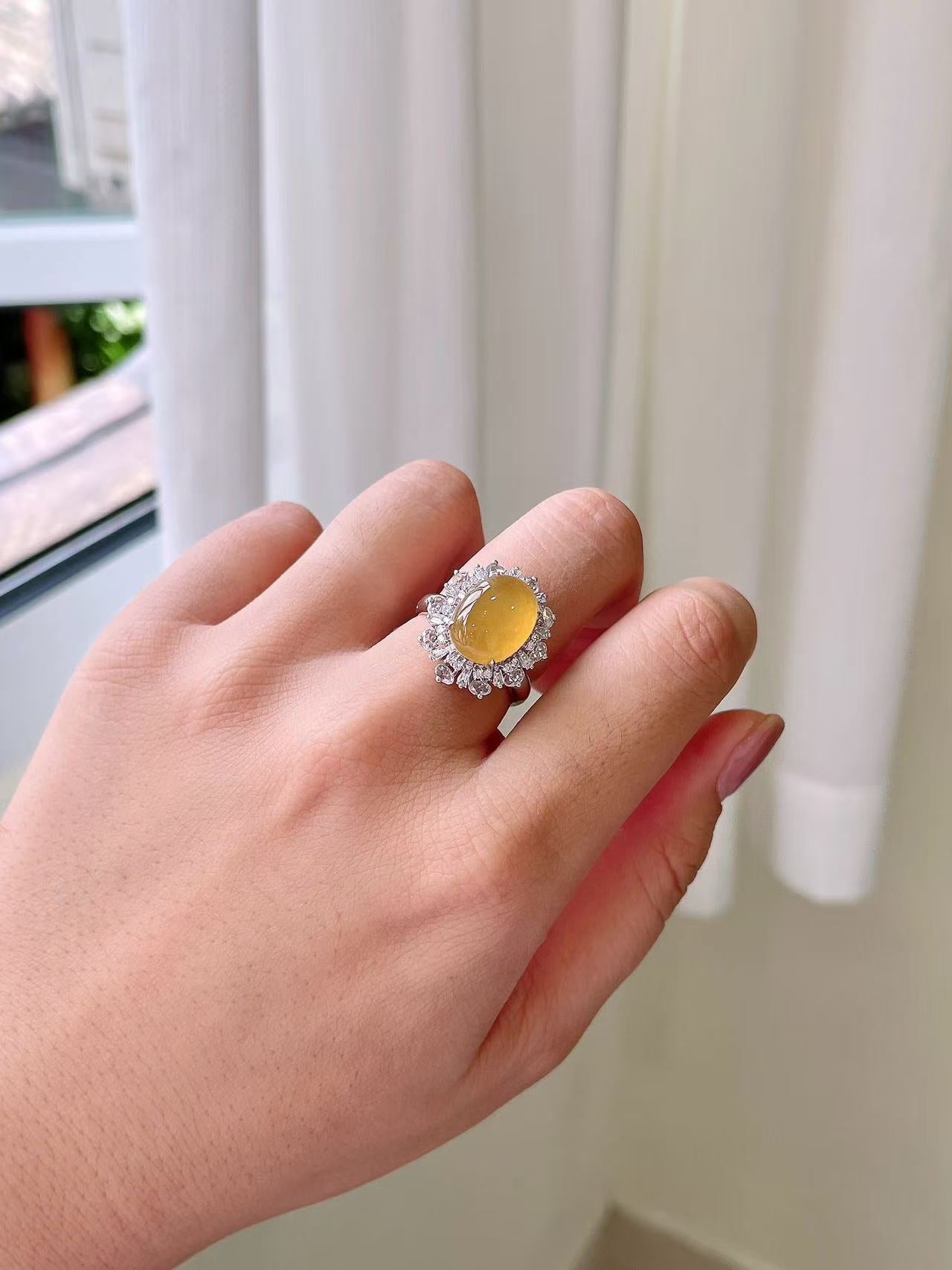 Yuanjiu Jewelry – Natural Icy Yellow Jadeite Ring, 18K Gold Inlaid Classic Design, Exquisite and Elegant