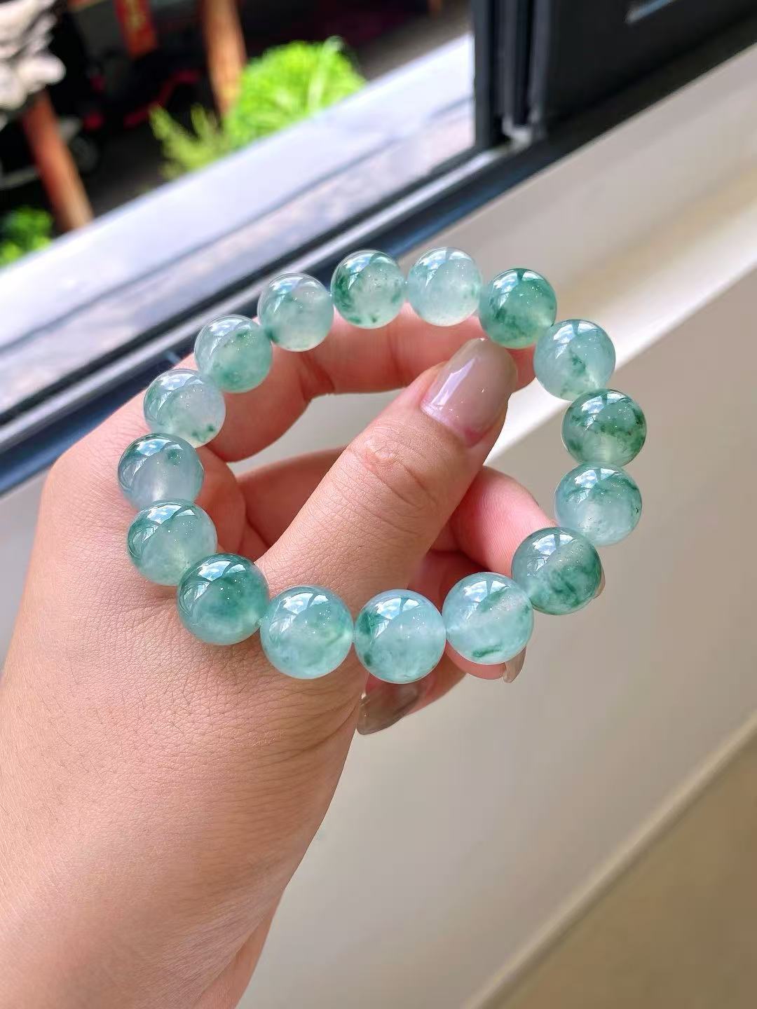 Yuanjiu Jewelry - Natural Icy Green Floating Flower Jade Bead Bracelet, Elegant and Graceful