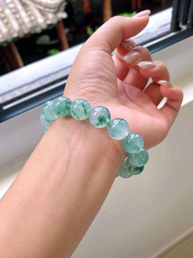 Yuanjiu Jewelry - Natural Icy Green Floating Flower Jade Bead Bracelet, Elegant and Graceful