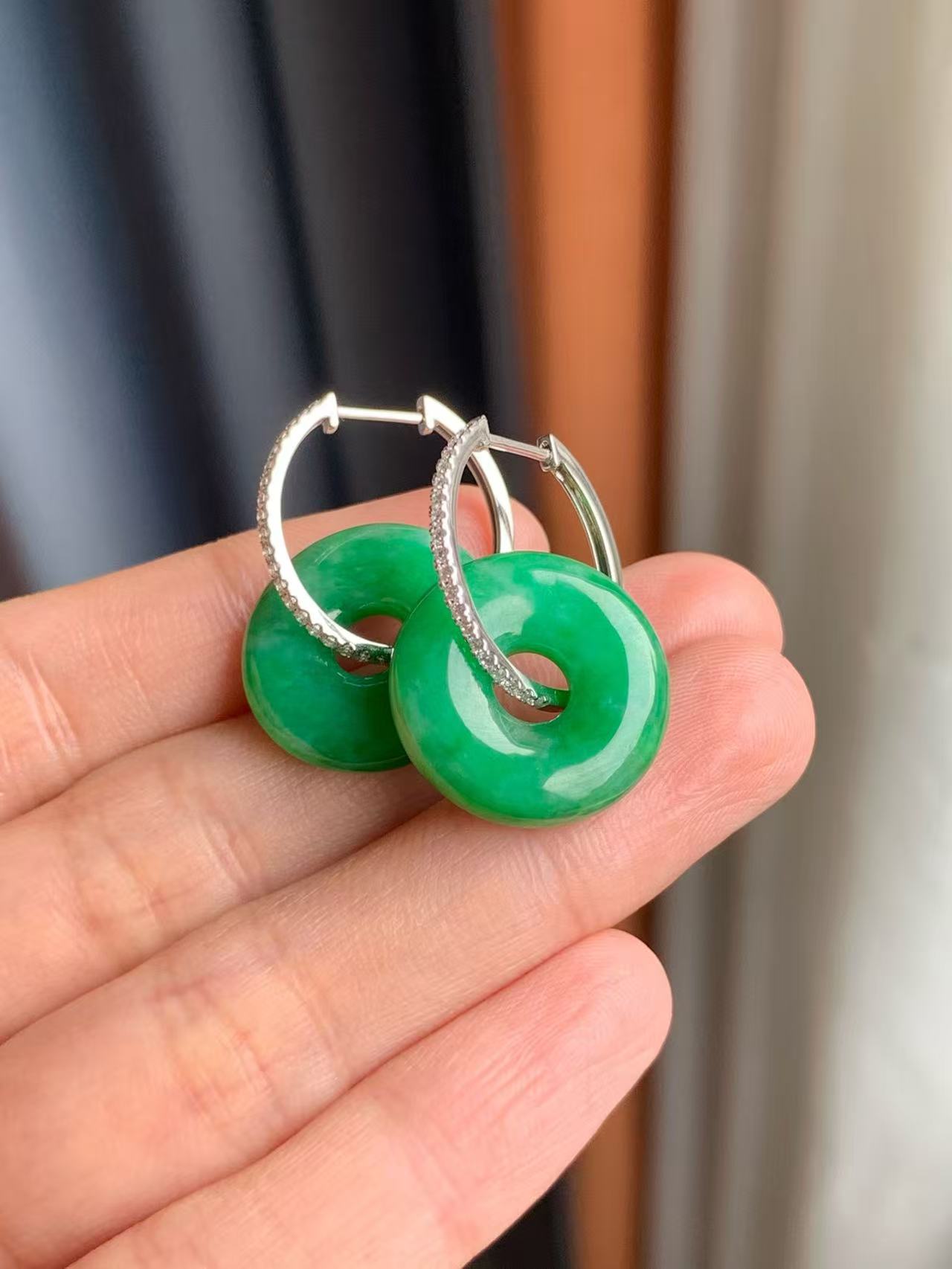 Yuanjiu Jewelry - Natural Vibrant Green Ping An Kou Jade Earrings, Elegant and Charming