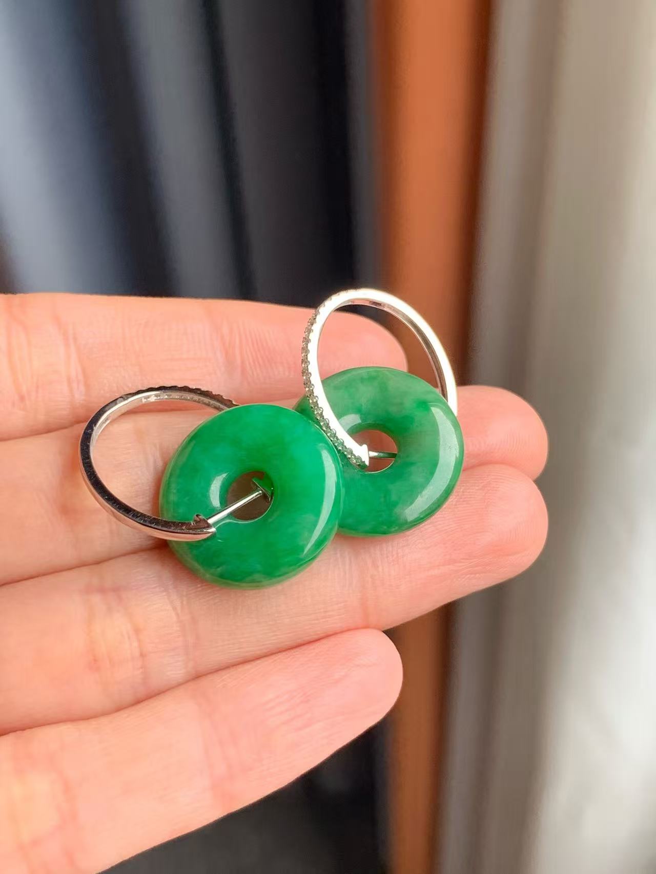 Yuanjiu Jewelry - Natural Vibrant Green Ping An Kou Jade Earrings, Elegant and Charming