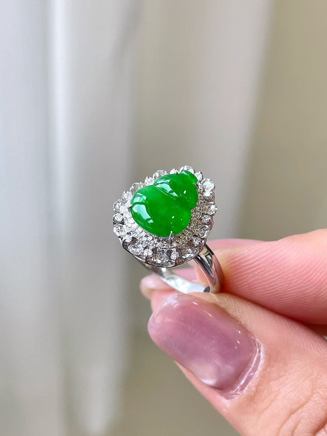 Yuanjiu Jewelry - Natural Intense Green Gourd Jade Ring, Elegant and Graceful