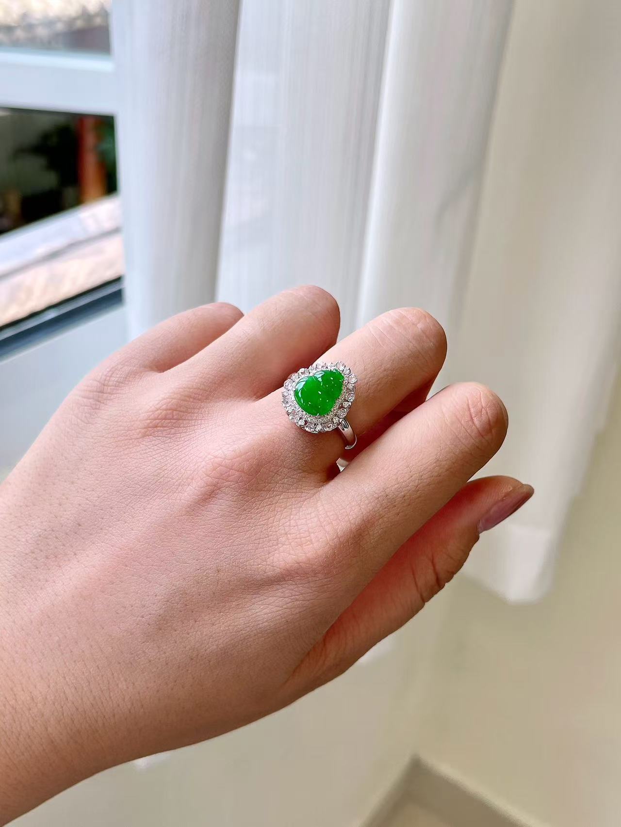 Yuanjiu Jewelry - Natural Intense Green Gourd Jade Ring, Elegant and Graceful