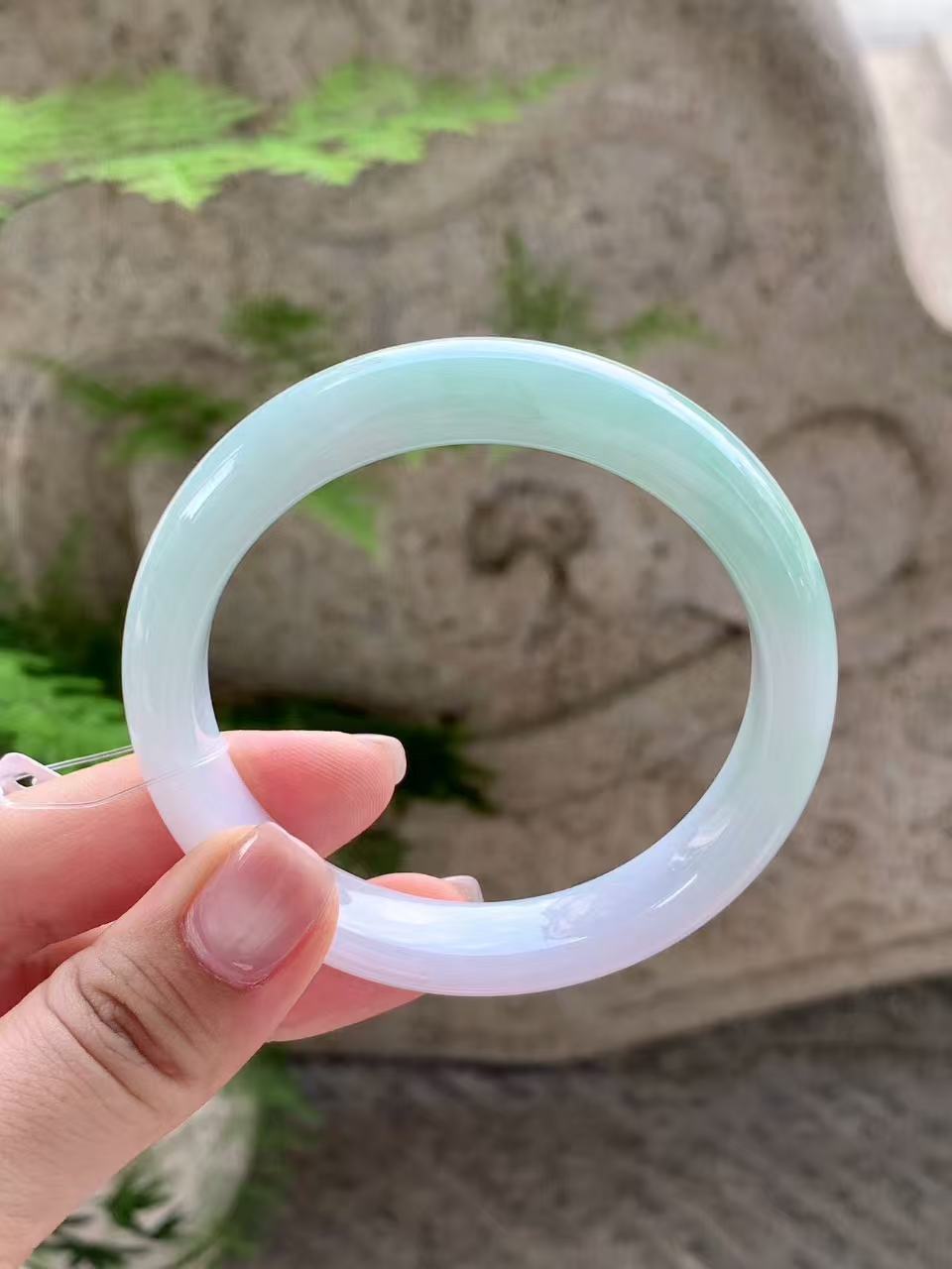 Yuanjiu Jewelry - Natural Floating Green Semi-Landscape Jade Bangle, Elegant and Beautiful