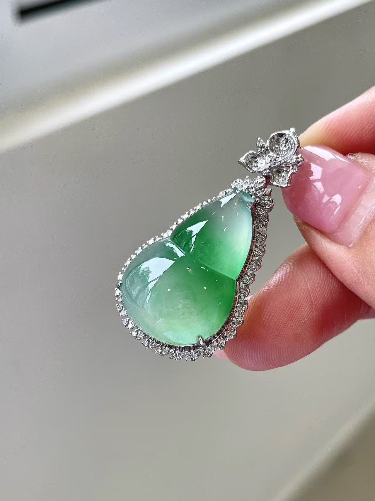 Yuanjiu Jewelry - Icy Floating Green Gourd Jade Pendant with 18K Gold Setting, Exquisite and Beautiful