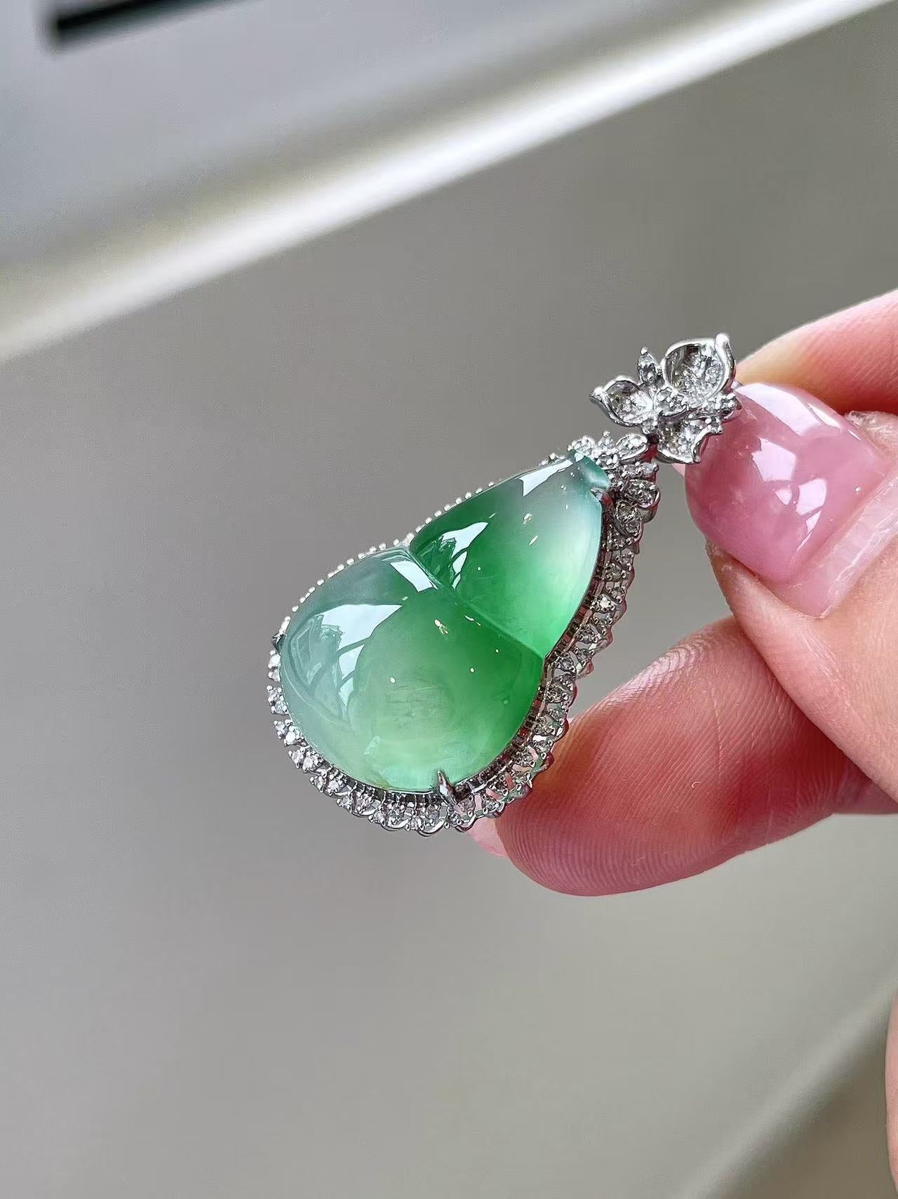 Yuanjiu Jewelry - Icy Floating Green Gourd Jade Pendant with 18K Gold Setting, Exquisite and Beautiful