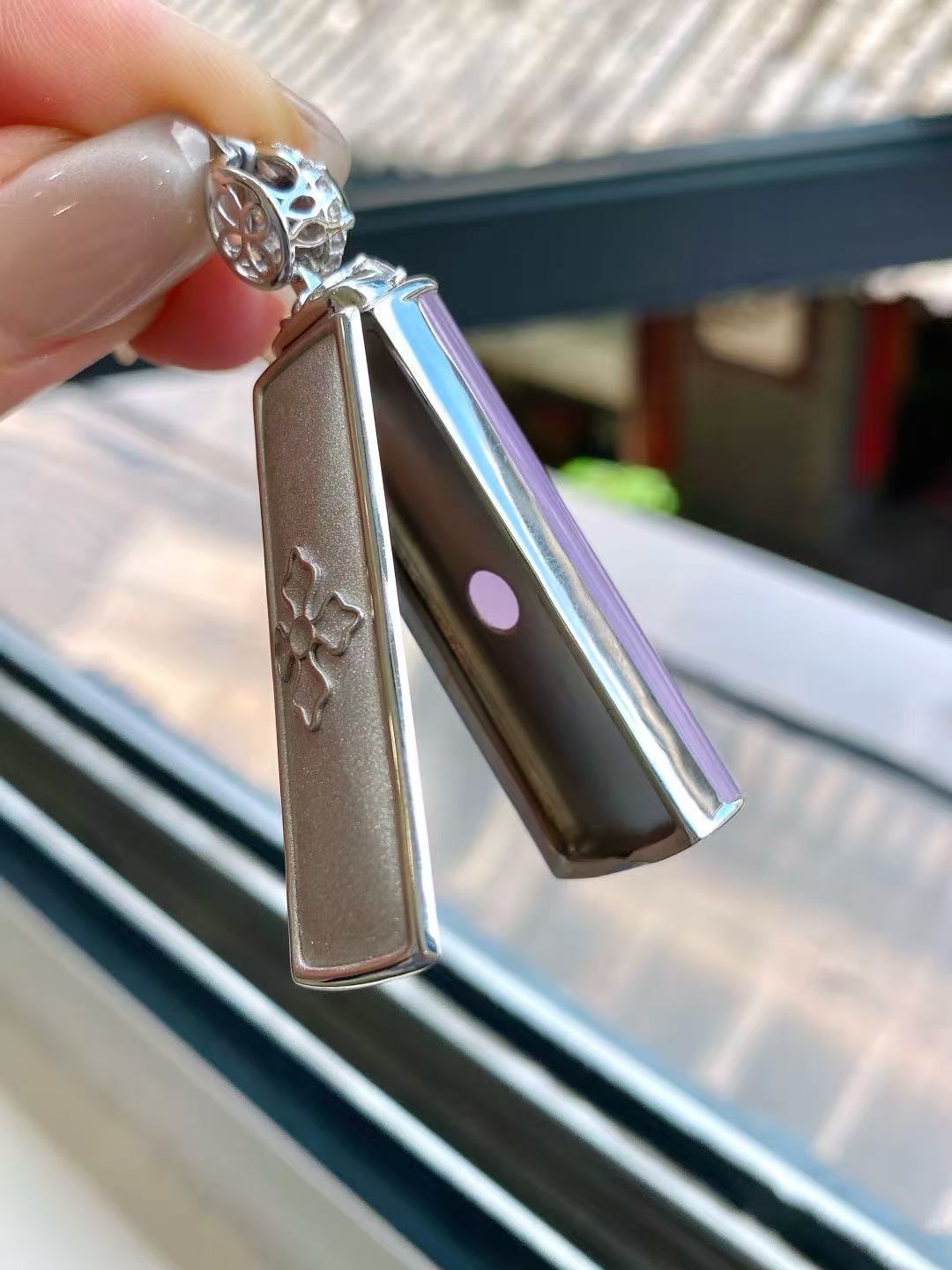 Yuanjiu Jewelry - Icy Purple Wu Shi Pai Jade Pendant with 18K Gold Setting and Vibrant Green Jade, Exquisite and Enchanting