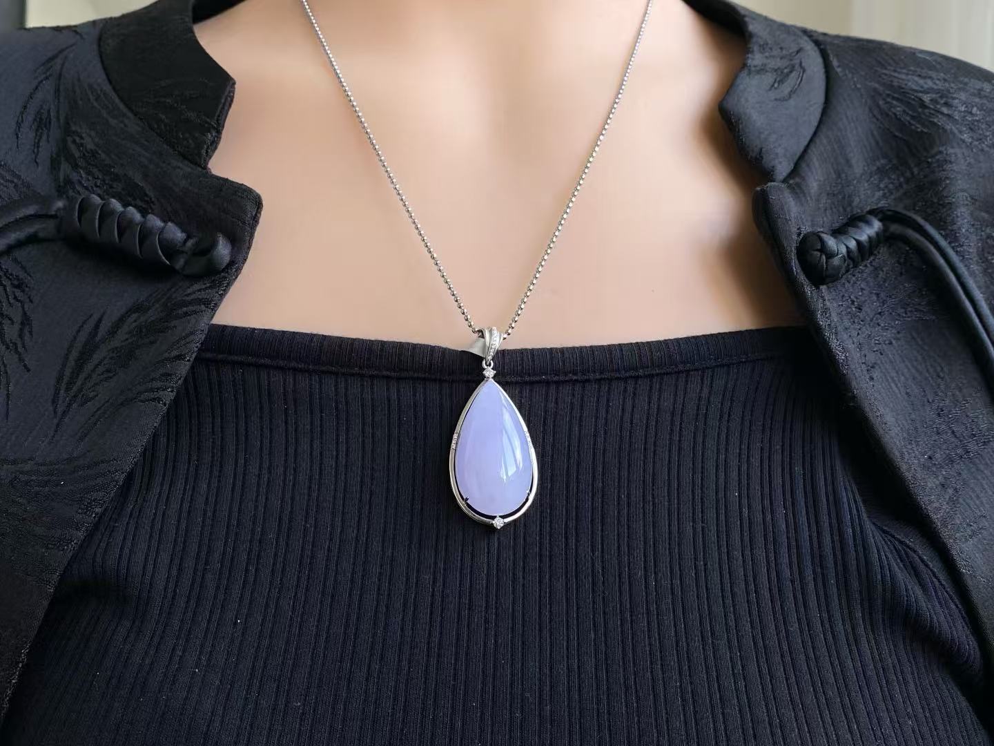 Yuanjiu Jewelry - Icy Purple Teardrop Jade Pendant with 18K Gold Setting, Elegant and Enchanting