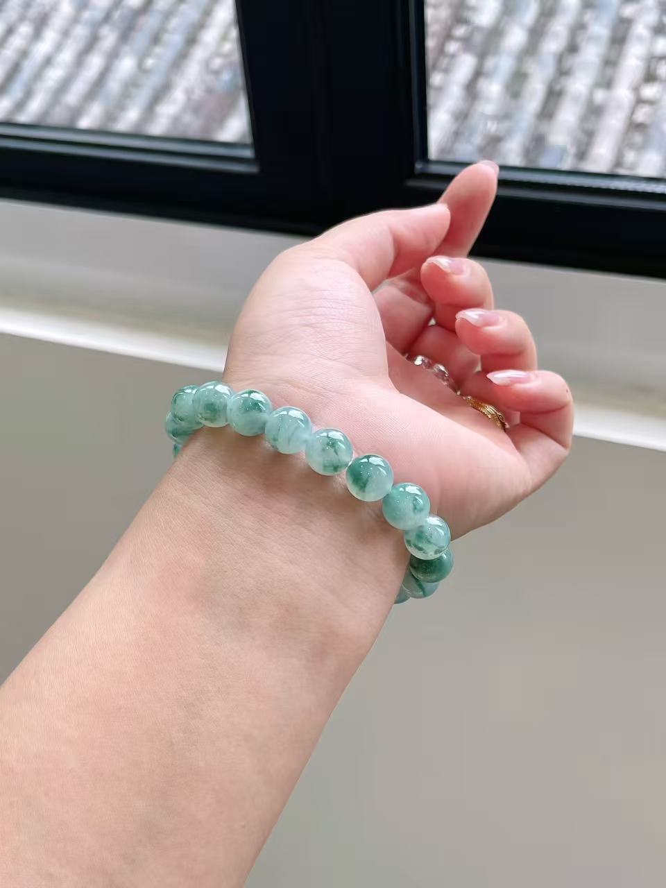 Yuanjiu Jewelry - Icy Floating Flower Jade Bead Bracelet, Classically Elegant