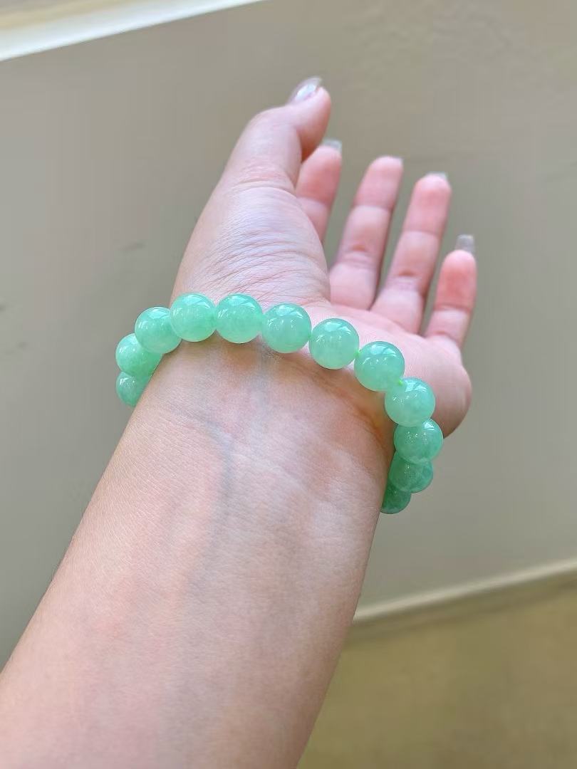 Yuanjiu Jewelry - Intense Green Jade Bead Bracelet, Elegant and Graceful