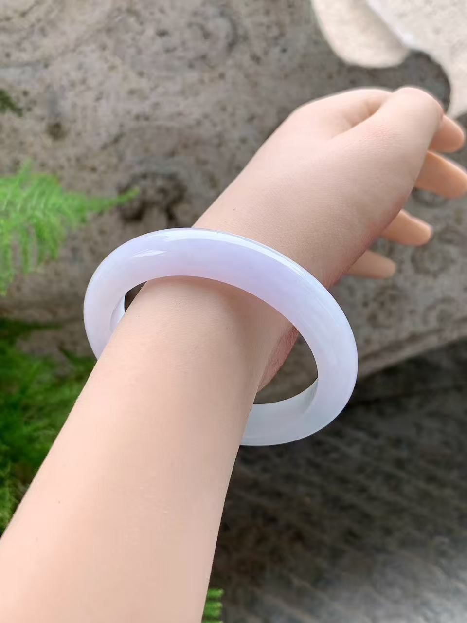 Yuanjiu Jewelry - Pale Purple Base Circular Jade Bangle, Elegant and Gentle