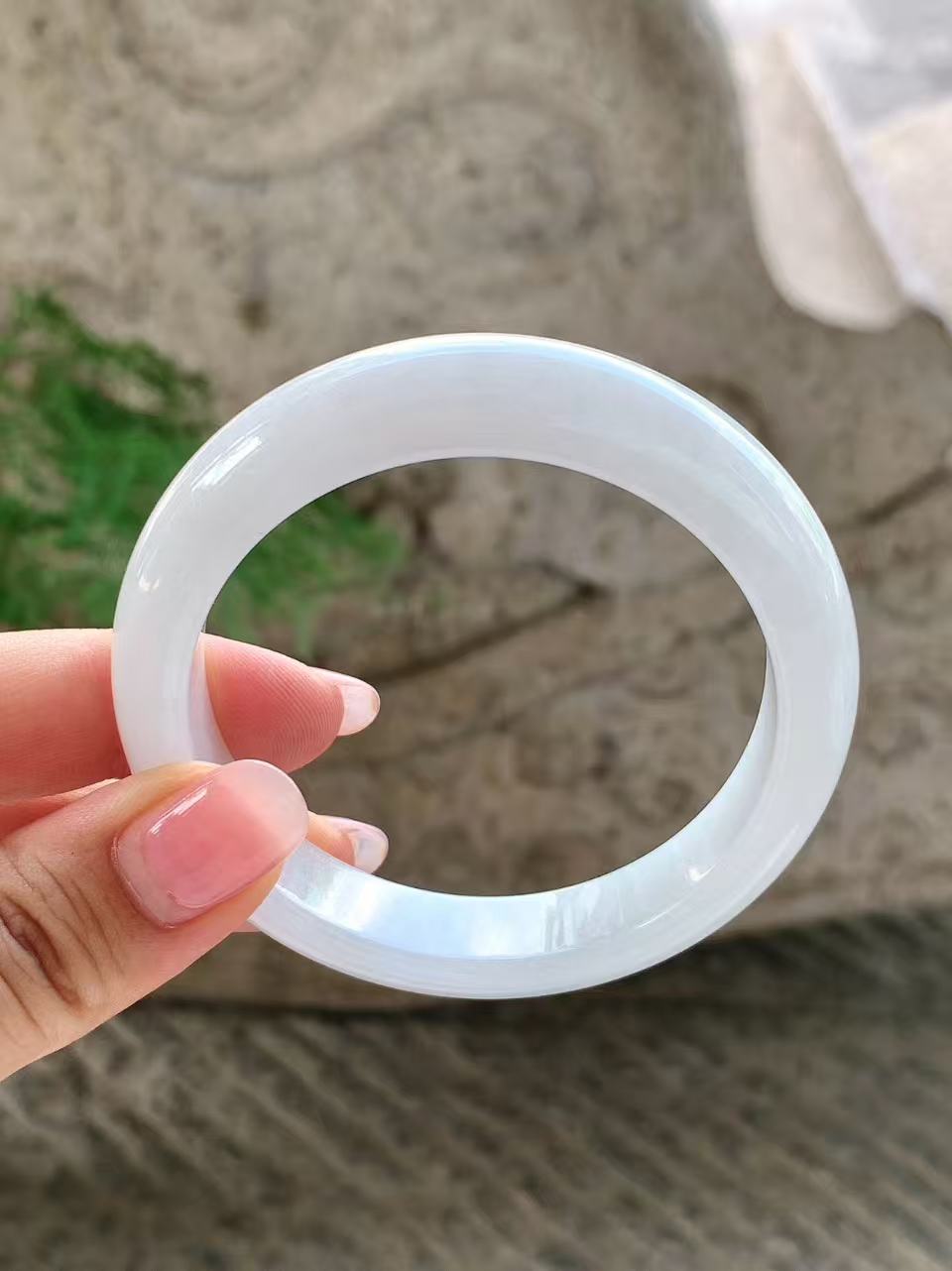 Yuanjiu Jewelry - White Moonlight Circular Jade Bangle, Elegant and Gentle