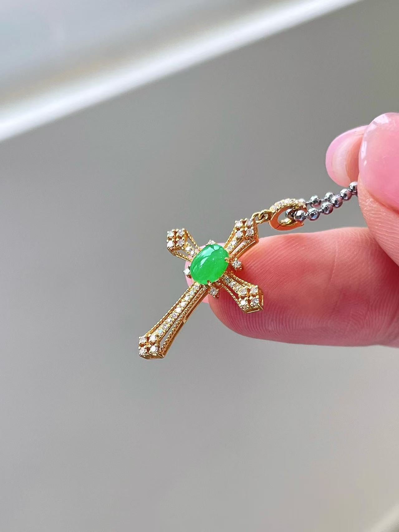 Yuanjiu Jewelry - Intense Green Jade Cross Pendant with 18K Gold Setting, Exquisite and Enchanting