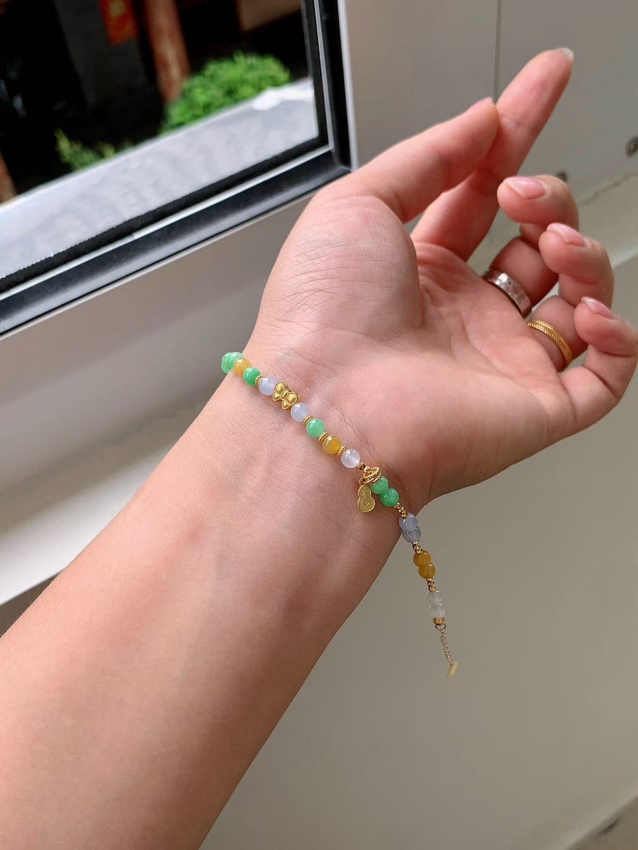 Yuanjiu Jewelry - Multi-Gemstone Jade Bead Bracelet with 18K Gold Chain and Golden Gourd, Exquisitely Noble