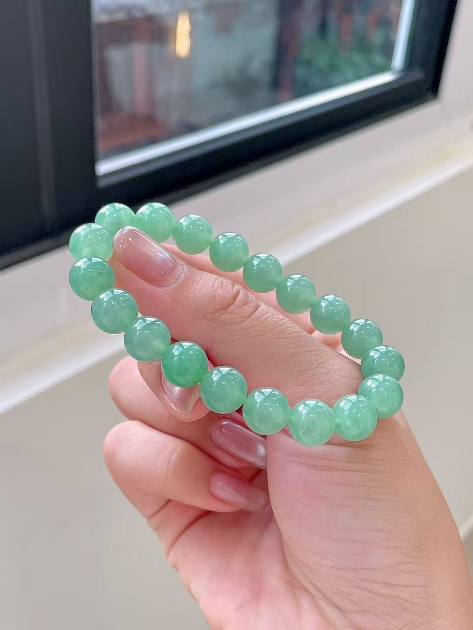 Yuanjiu Jewelry - Icy Green Jade Bead Bracelet, Elegant and Enchanting