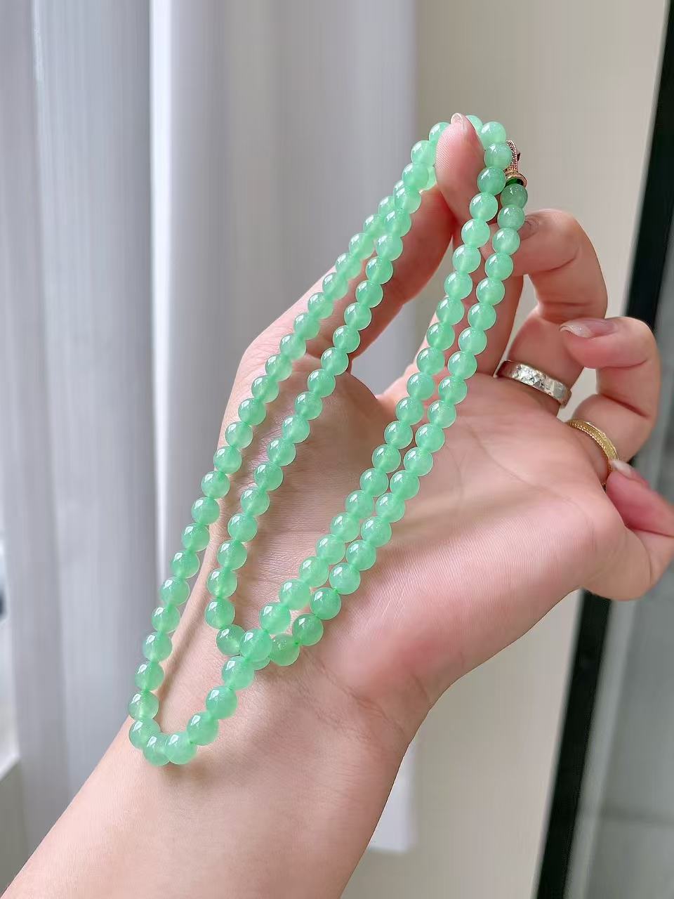 Yuanjiu Jewelry - Icy Apple Green Jade Bead Bracelet, Elegant and Graceful