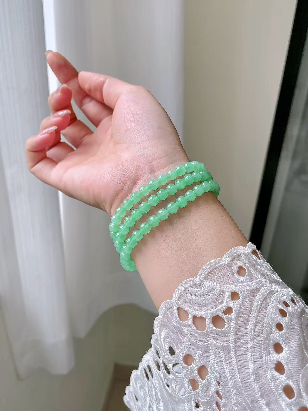 Yuanjiu Jewelry - Icy Apple Green Jade Bead Bracelet, Elegant and Graceful