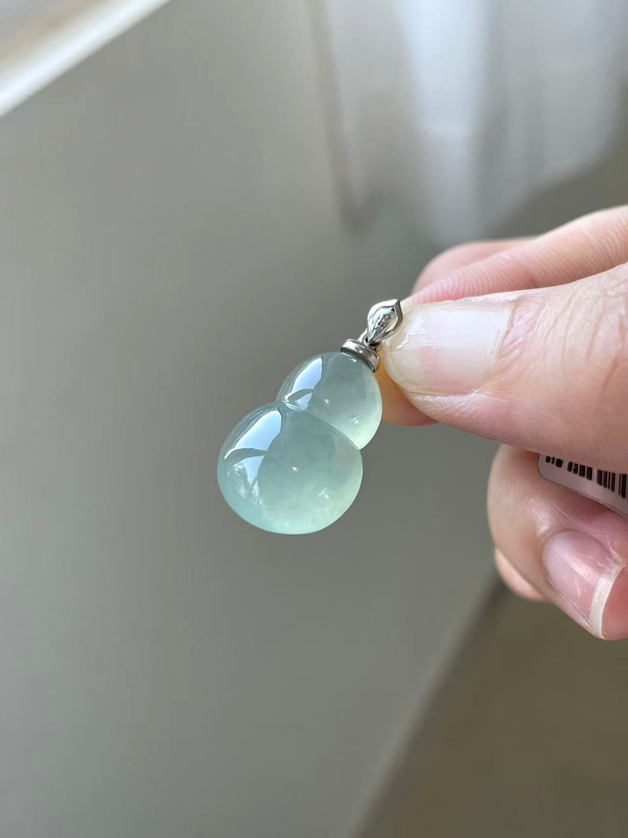 Yuanjiu Jewelry - Natural Icy Translucent Calabash Pendant, 18K Gold Inlaid, Exuding Elegance