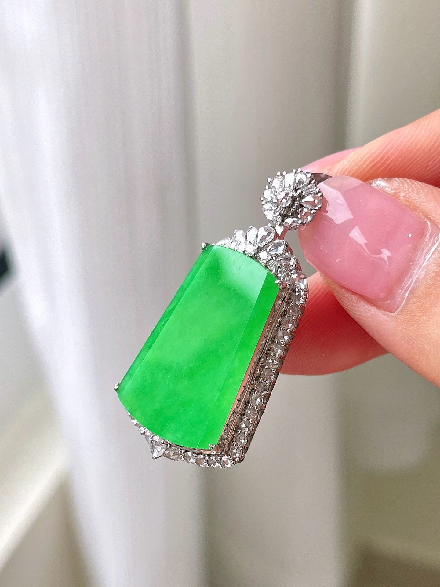 [Yuanjiu Jewelry] Natural A-grade jadeite, full green, bright color, good quality and good color