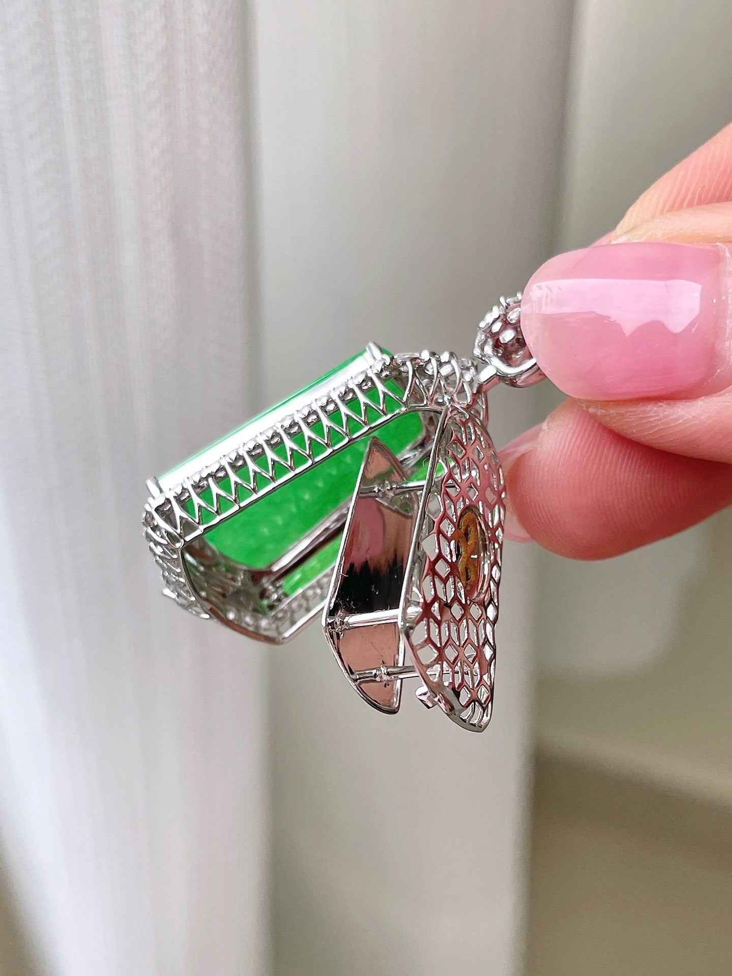 [Yuanjiu Jewelry] Natural A-grade jadeite, full green, bright color, good quality and good color