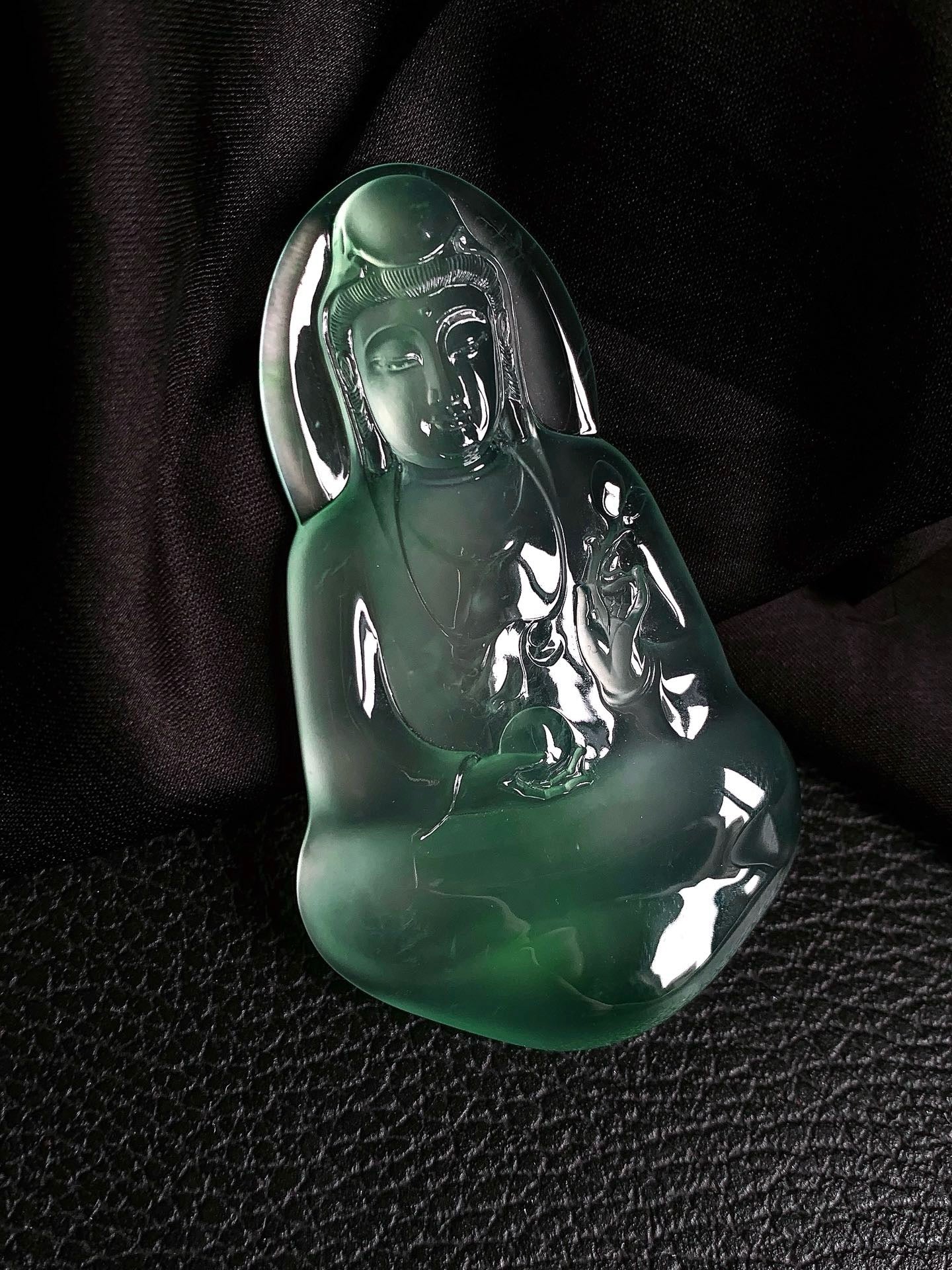 [Yuanjiu Jewelry] Glass-type floating green Guanyin, ice-clear and clean, elegant and simple, a good collection and inheritance product, natural A-grade jadeite, for details, please contact customer service