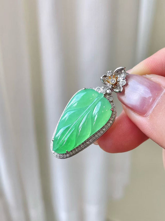 Yuanjiu Jewelry - Natural Jadeite Pendant with 18K Gold Setting, "Golden Branch and Jade Leaf" Design, Exquisite and Enchanting