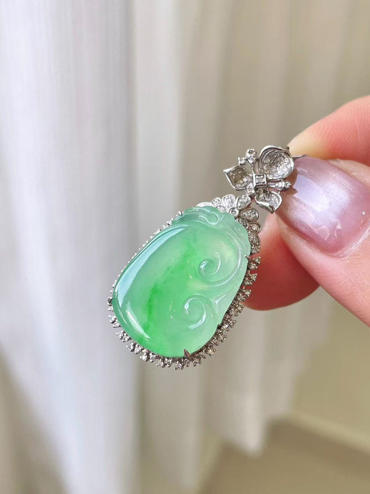 Yuanjiu Jewelry - Natural Ice-Floating Green Ruyi Pendant with 18K Gold Setting, Elegant and Refined