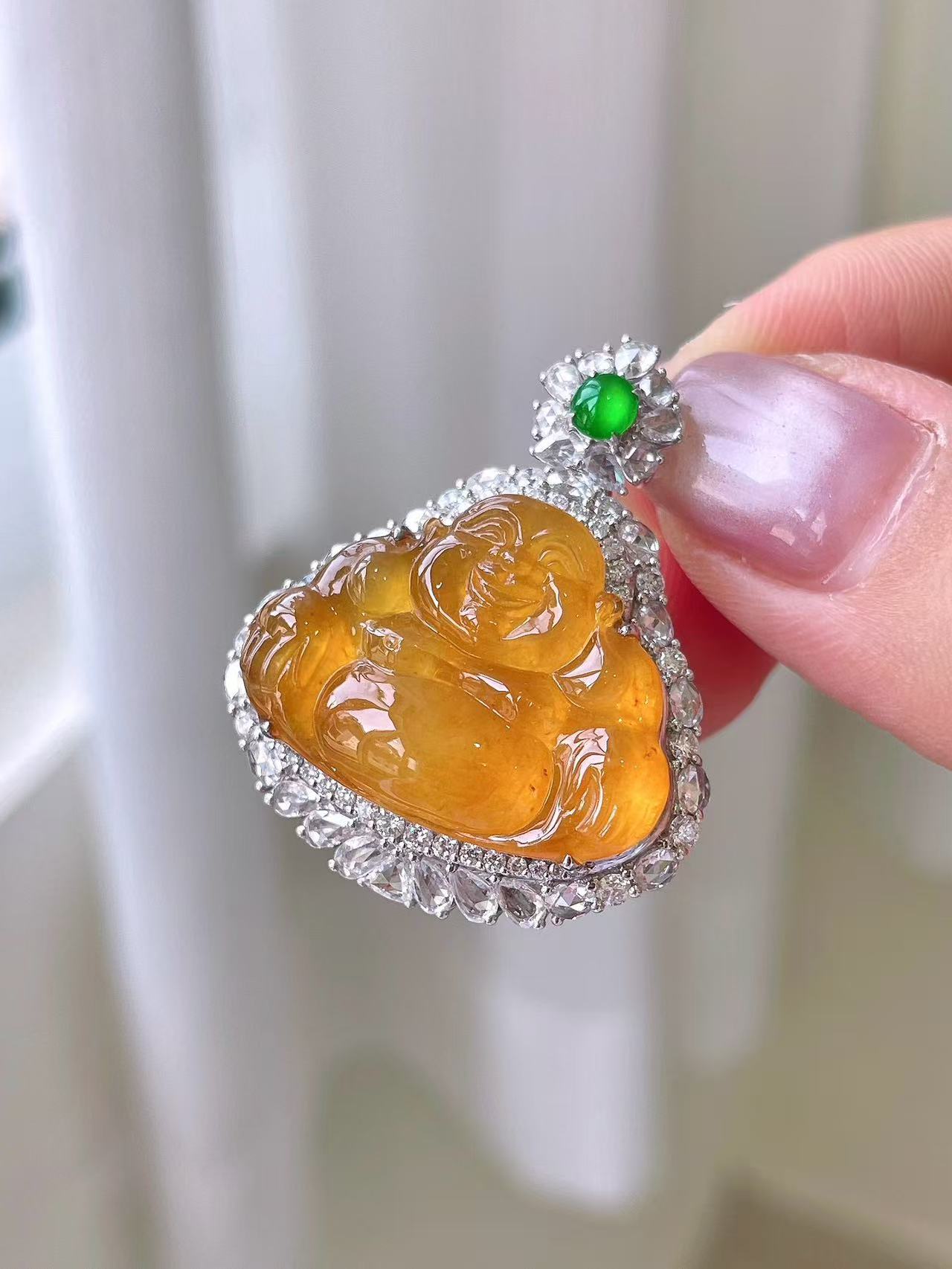 Yuanjiu Jewelry – Natural Icy Yellow Jadeite Buddha Pendant, 18K Gold Inlaid with Vibrant Green Jadeite, Exquisite and Elegant