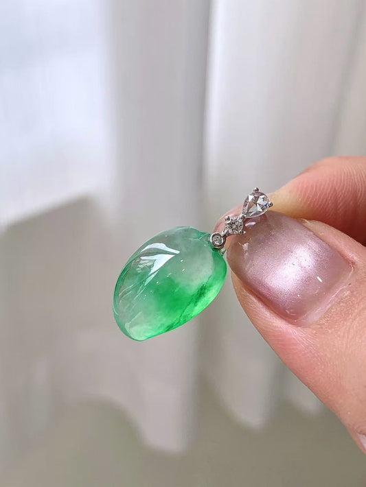Yuanjiu Jewelry – Natural Glass-Type Jadeite "Fú Guā" Pendant with Green Floats, 18K Gold Inlaid, Gently Elegant