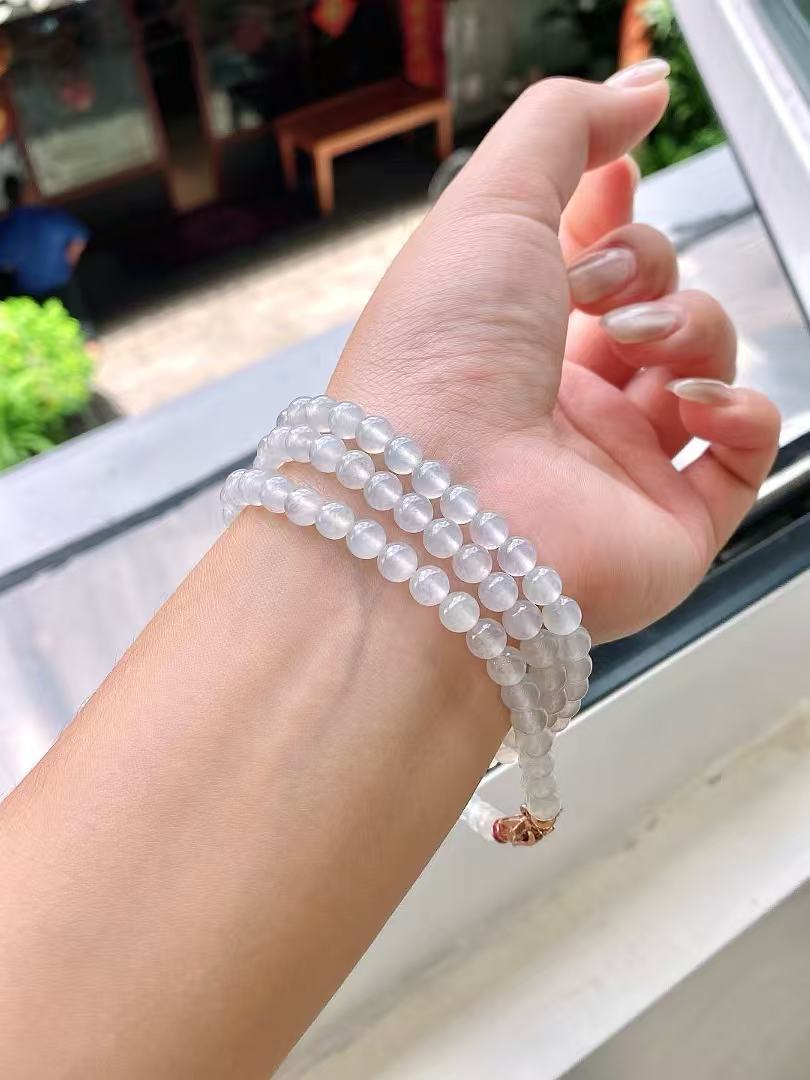 Yuanjiu Jewelry – Natural White Ice Jadeite Bead Necklace, 18K Gold Clasp, Gently Elegant