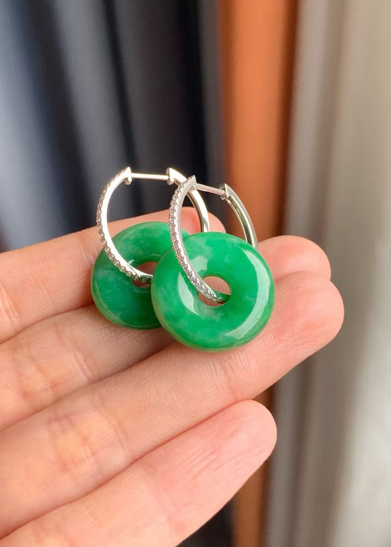 Yuanjiu Jewelry - Natural Vibrant Green Ping An Kou Jade Earrings, Elegant and Charming