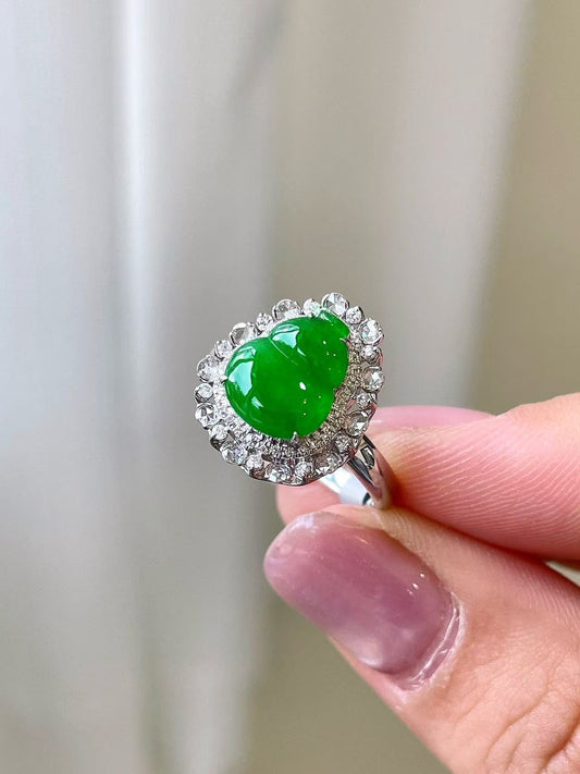 Yuanjiu Jewelry - Natural Intense Green Gourd Jade Ring, Elegant and Graceful