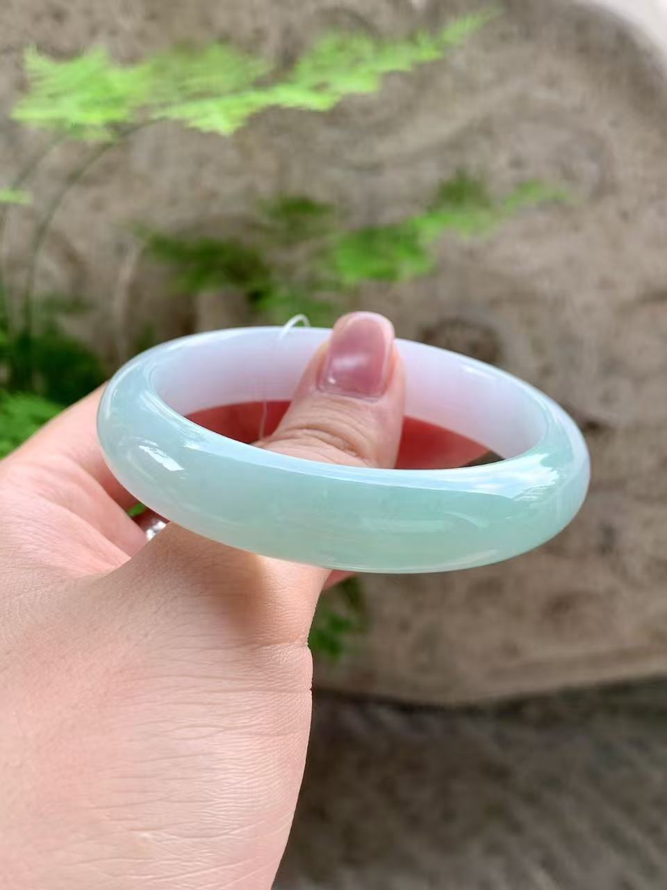 Yuanjiu Jewelry - Natural Floating Green Semi-Landscape Jade Bangle, Elegant and Beautiful