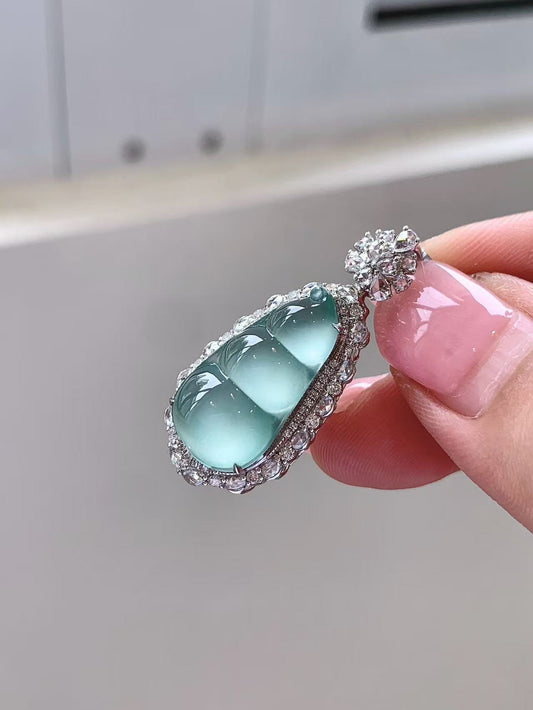 Yuanjiu Jewelry - High Icy Sky Blue Bean Jade Pendant with 18K Gold Setting, Exquisite and Beautiful