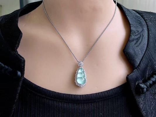 Yuanjiu Jewelry - High Icy Sky Blue Bean Jade Pendant with 18K Gold Setting, Exquisite and Beautiful