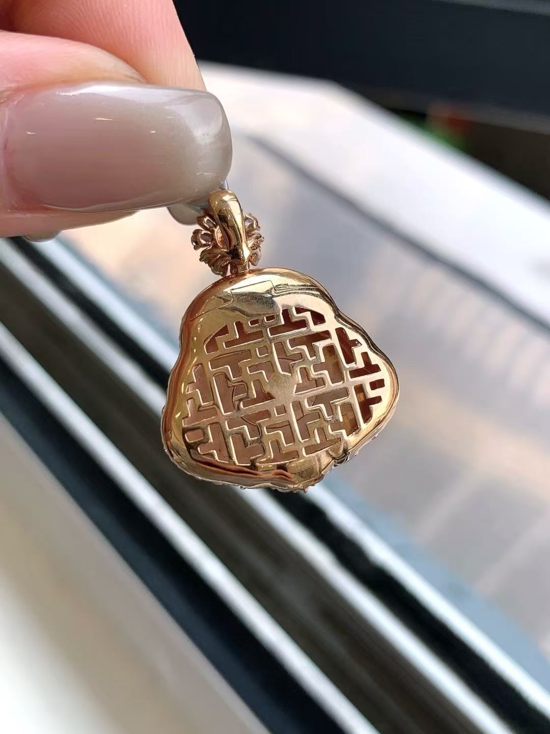 Yuanjiu Jewelry - Icy Purple Buddha Jade Pendant with 18K Gold Setting and Vibrant Green Jade, Exquisite and Enchanting