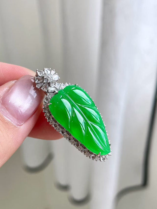 Yuanjiu Jewelry - Icy Intense Green Leaf Jade Pendant with 18K Gold Setting, Exquisite and Elegant
