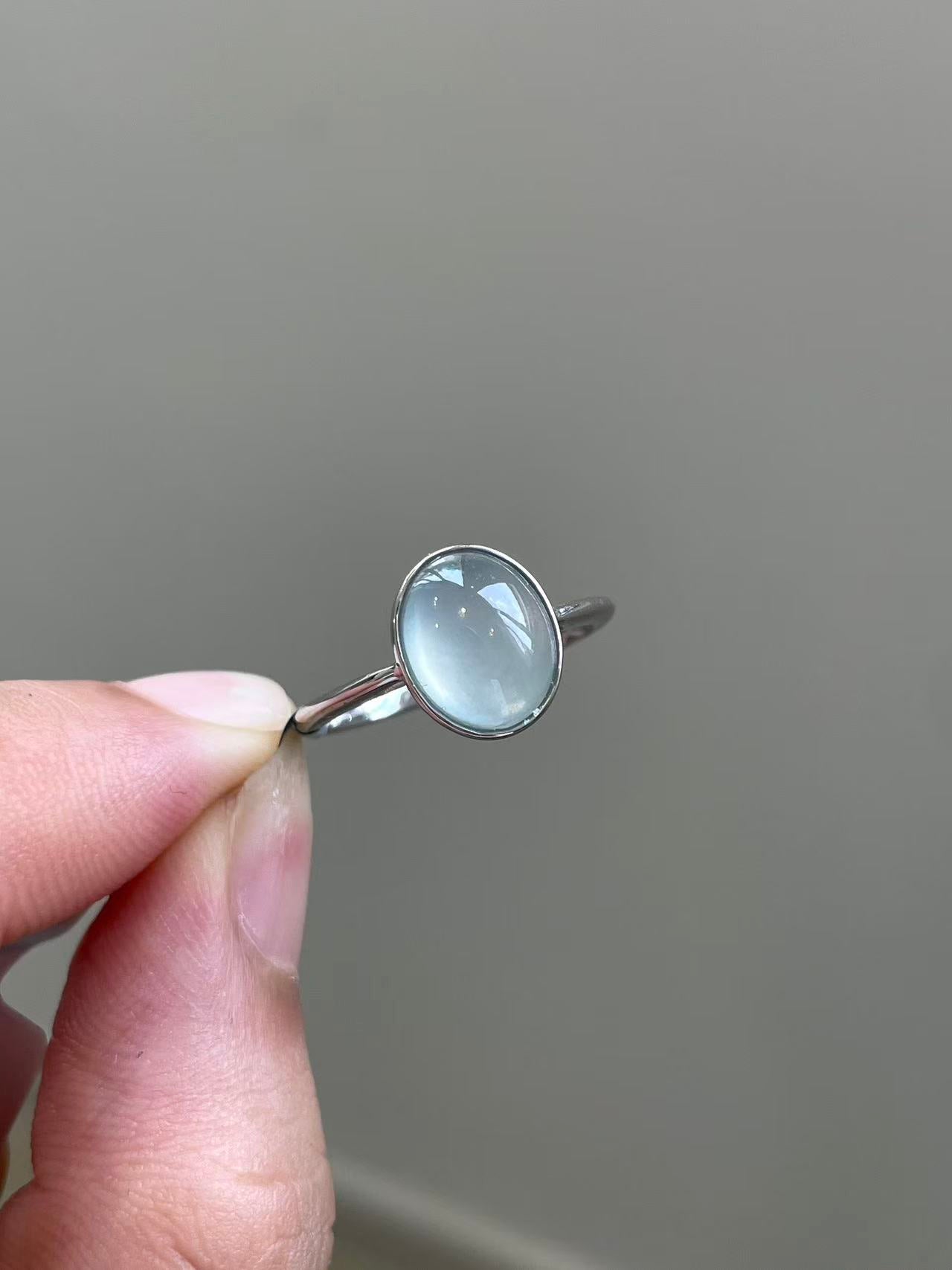 Yuanjiu Jewelry - White Icy Jade Ring with 18K Gold Setting, Elegant and Enchanting