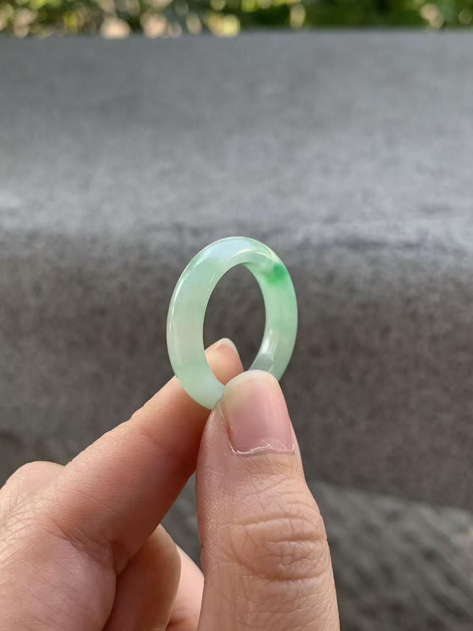 Yuanjiu Jewelry - Natural Jadeite Ring with Floating Green, Elegant and Enchanting